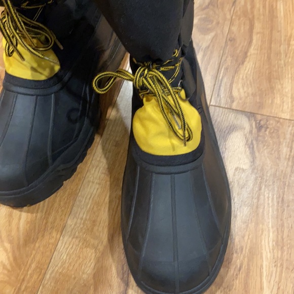 Arctic cat boots. - Picture 3 of 6